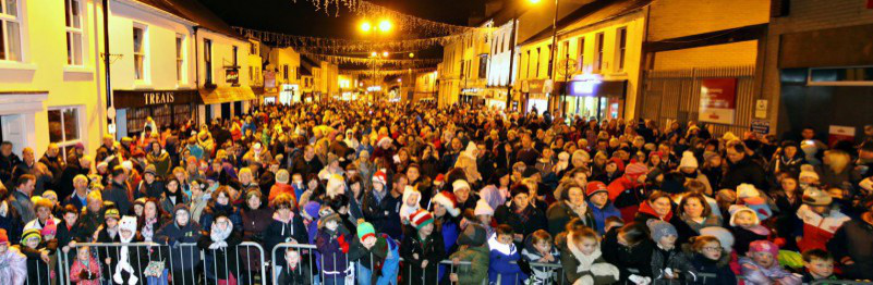 Large and excited crowds waiting for Santa at the Switch On of Ballymoney Christmas Lights.