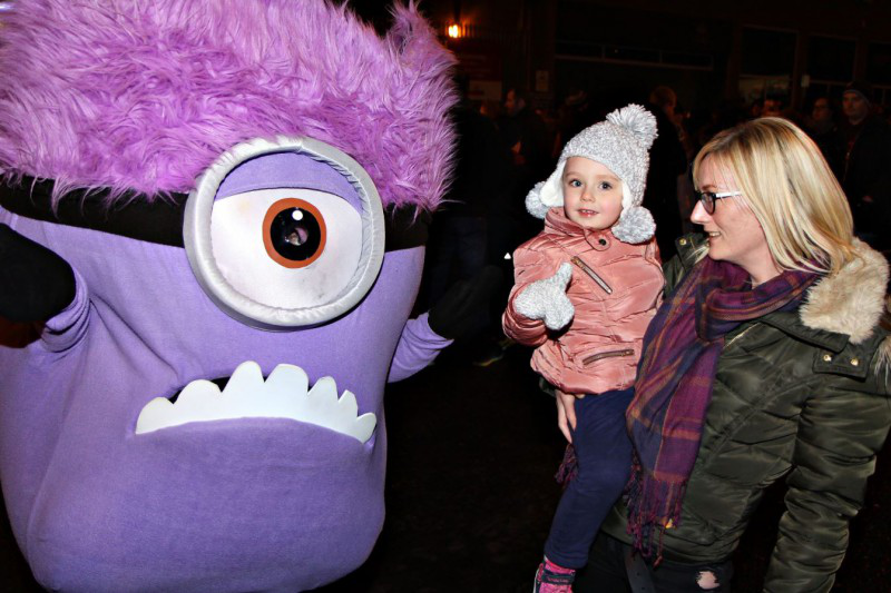 Pictured is Mea with mum, Sheree meeting Minion at the Ballymoney Christmas Lights Switch On.