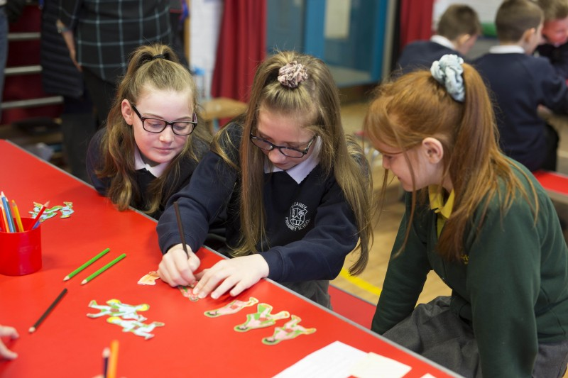 Pupils from St.Brigid’s Primary School in Ballymoney and Leaney Primary School take part in the arts and crafts activities organised by Causeway Coast and Glens Borough Council’s Good Relations team as part of its Shared Education programme.
