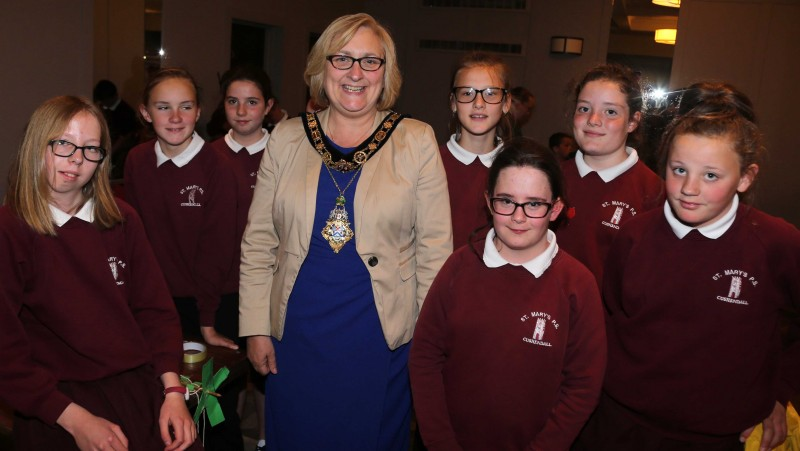 The Mayor of Causeway Coast and Glens Borough Council Councillor Brenda Chivers pictured with pupils from St Mary’s Primary School in Cushendall at the Energy Detectives celebration event.