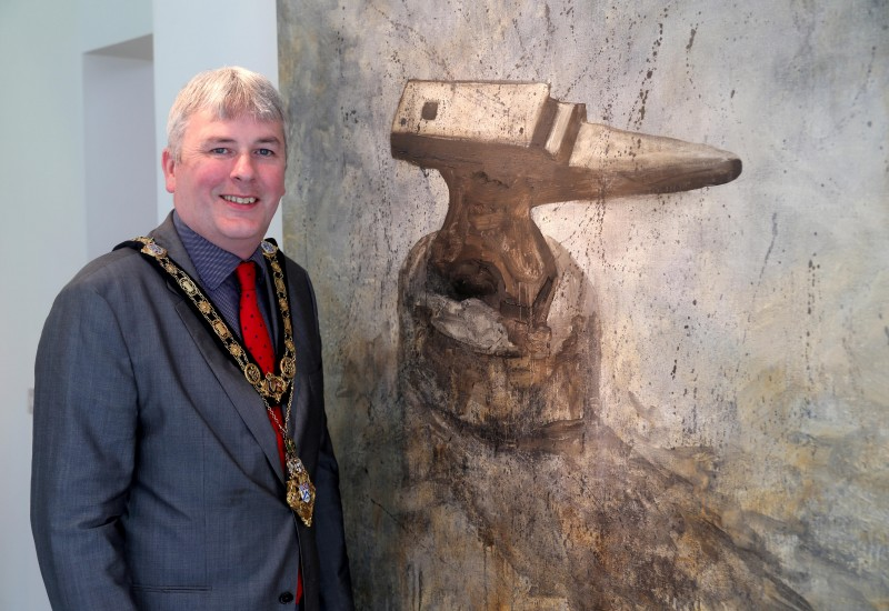 Mayor of Causeway Coast and Glens Borough Council, Councillor Richard Holmes , visits Flowerfield Arts Centre to view the ‘Close to Home’ exhibition by acclaimed artist Maurice Orr.