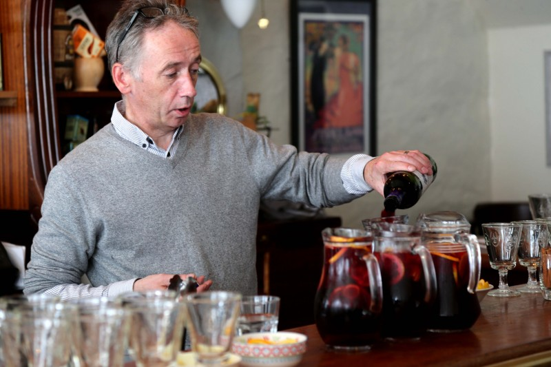 Sean Brolly from Ocho Tapas who gave the tourism trade participants a masterclass in sangria making as part of the familiarisation tour across the Causeway Coast and Glens.