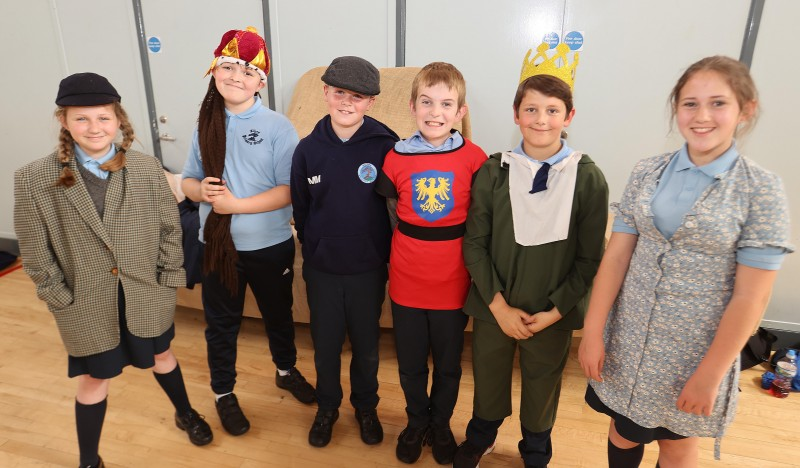 Pupils enjoy the opportunity to dress up at the Platinum Jubilee schools’ workshop organised by Causeway Coast and Glens Borough Council’s Museums Service.