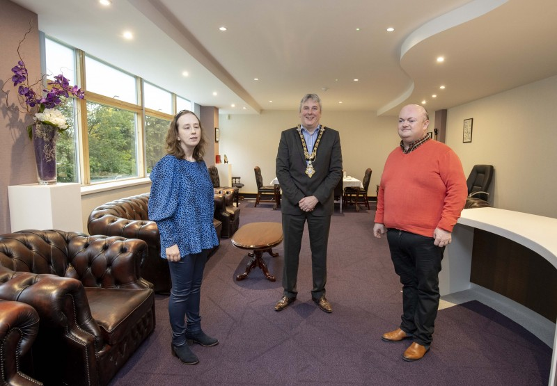 The Mayor of Causeway Coast and Glens Borough Council Councillor Richard Holmes welcomes Stephanie Stewart and Richard Millar to the Mayor’s Parlour in Cloonavin.
