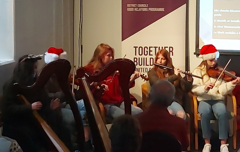 Traditional music, including seasonal songs from the Sam Henry collection provided by Council’s Museum Service, were performed by Deirdre Goodlad and the local Comhaltas.