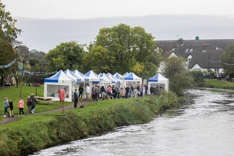 As part of this year’s Bushmills Salmon and Whiskey Festival, the Naturally North Coast and Glens Market welcomed visitors against the stunning backdrop of Millenium Park and the River Bush.