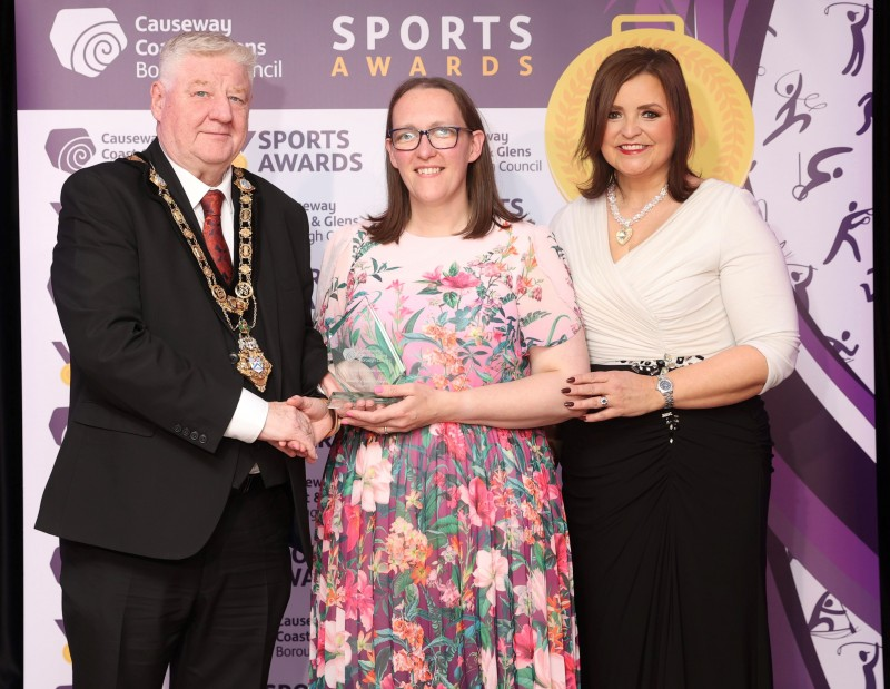 Disability Sport winner, Collette Kerr pictured at the 2023 Causeway Coast and Glens Sports Awards, alongside host Denise Watson and Mayor, Councillor Steven Callaghan.