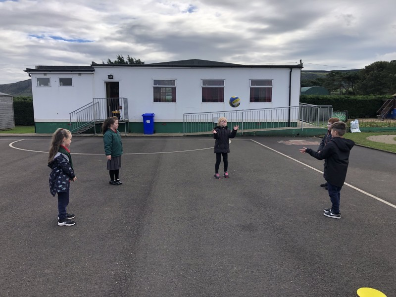 Pupils from St Aidan’s Primary School, Magilligan, enjoy the Heritage Games organized by Causeway Coast and Glens Borough Council.