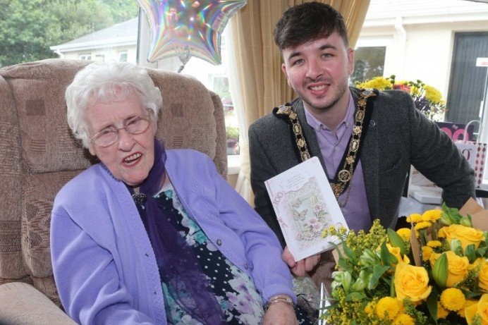 Mayor joins 100th birthday celebrations for Isa Edmondson