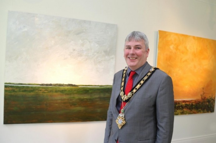 Mayor visits Seamus Heaney inspired exhibition at Flowerfield Arts Centre