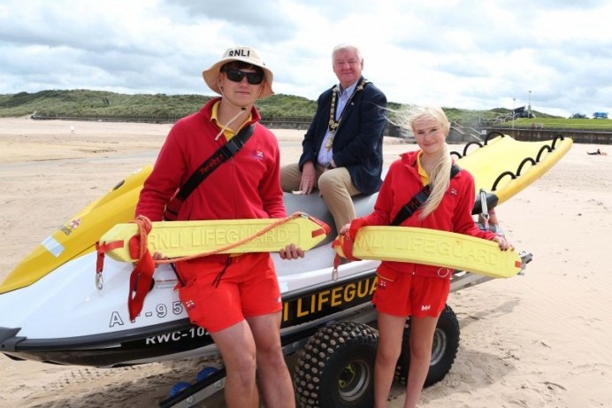 Mayor joins RNLI lifeguards in urging public to keep water safety in mind on beaches   