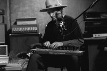 Exploring American Musical Roots: Joachim Cooder Live at Flowerfield this April
